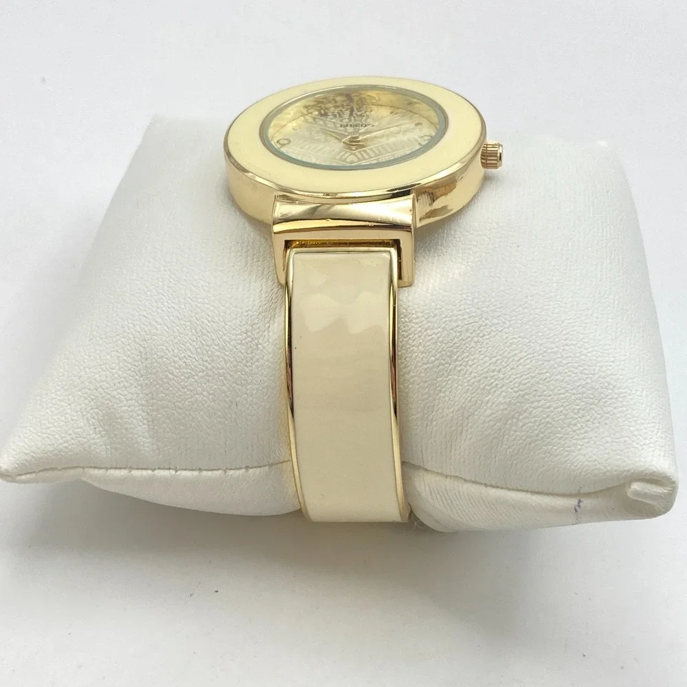 Chico's Womens Watch 35mm Gold Tone Cuff Cream Inlay Geometric New Battery 6.25